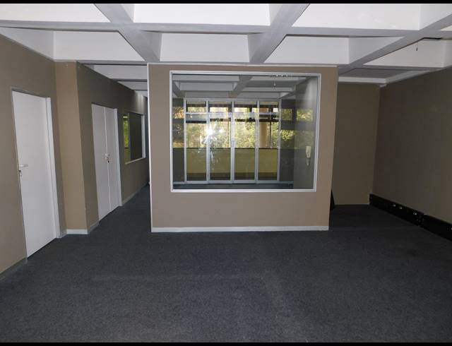 108M² OFFICE TO LET IN FERNDALE